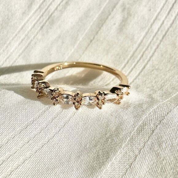 Cubic Zirconia Gold marquee and round cut band size 8 - Picture 3 of 5